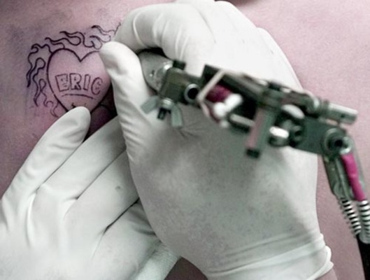 Product picture HOW TO TATTOO VIDEO (Avi Format) - GUIDE TO TATTOOING VIDEO (500+ MB) DOWLOAD NOW!!